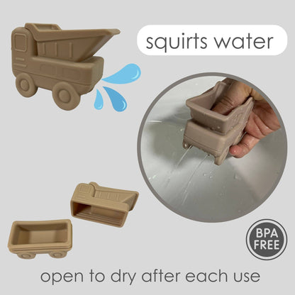 Ali+Oli Squirt Water Bath Toy Set (Construction)