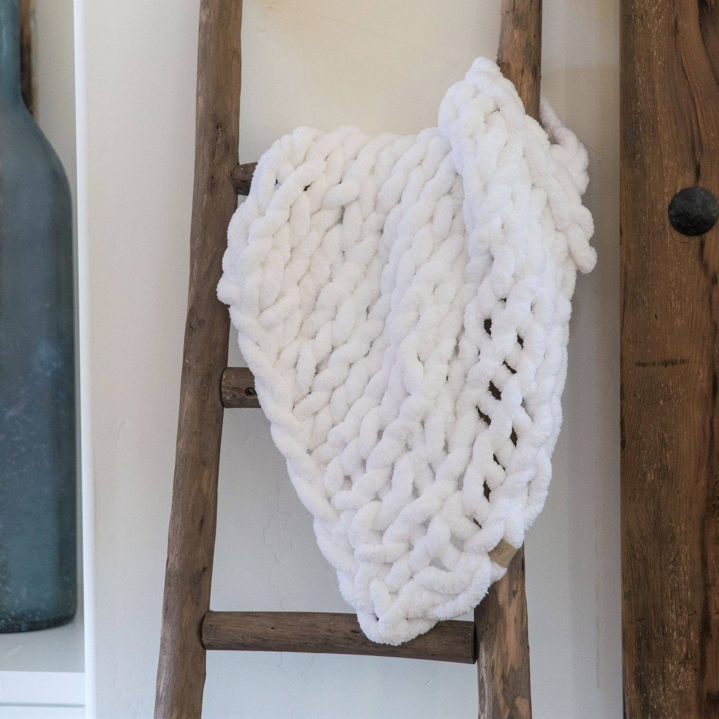 Infinite Chunky Knit Blanket - Cuddle: White / 20" x 20"